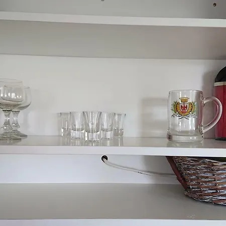 Center - Mardi St., Free Parking!!! * Reval